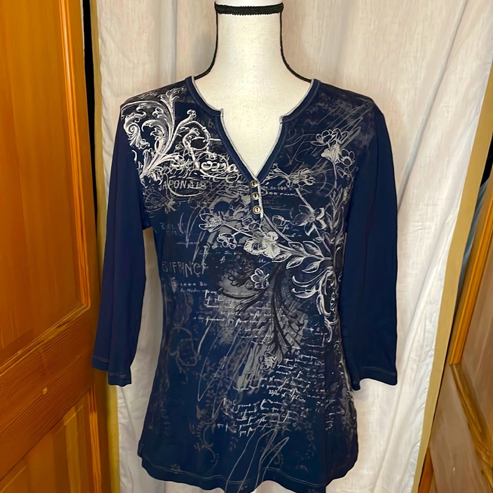Blue Canyon navy blue pullover floral designed top size XL